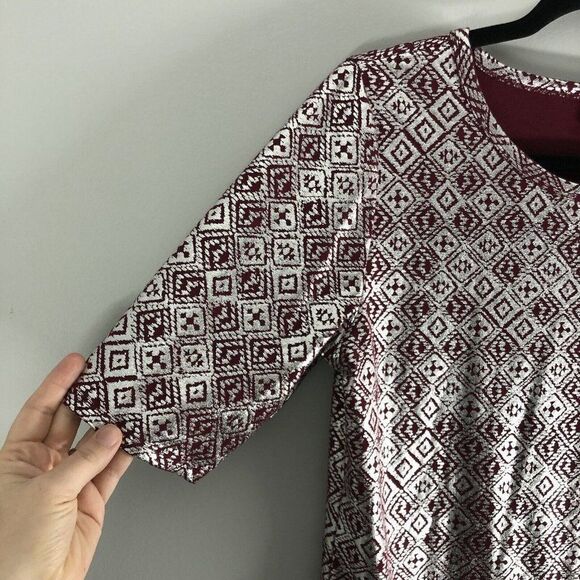 Lularoe Elegant Gigi Size Large Shirt Red Silver Aztec Pattern Rare Holiday - Picture 7 of 15